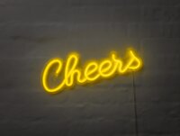 BRIGHT DESIGN Neonskilt Cheers H. 13 x B. 33 cm
