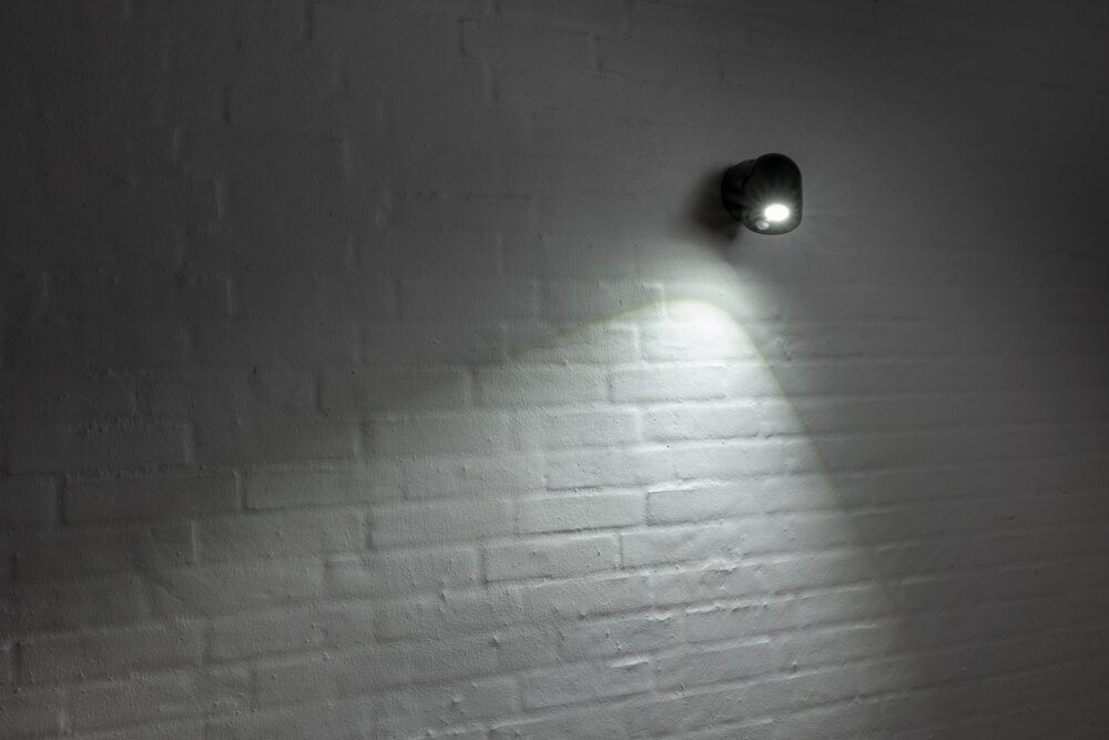 BRIGHT DESIGN COB LED-lampe med sensor - sort