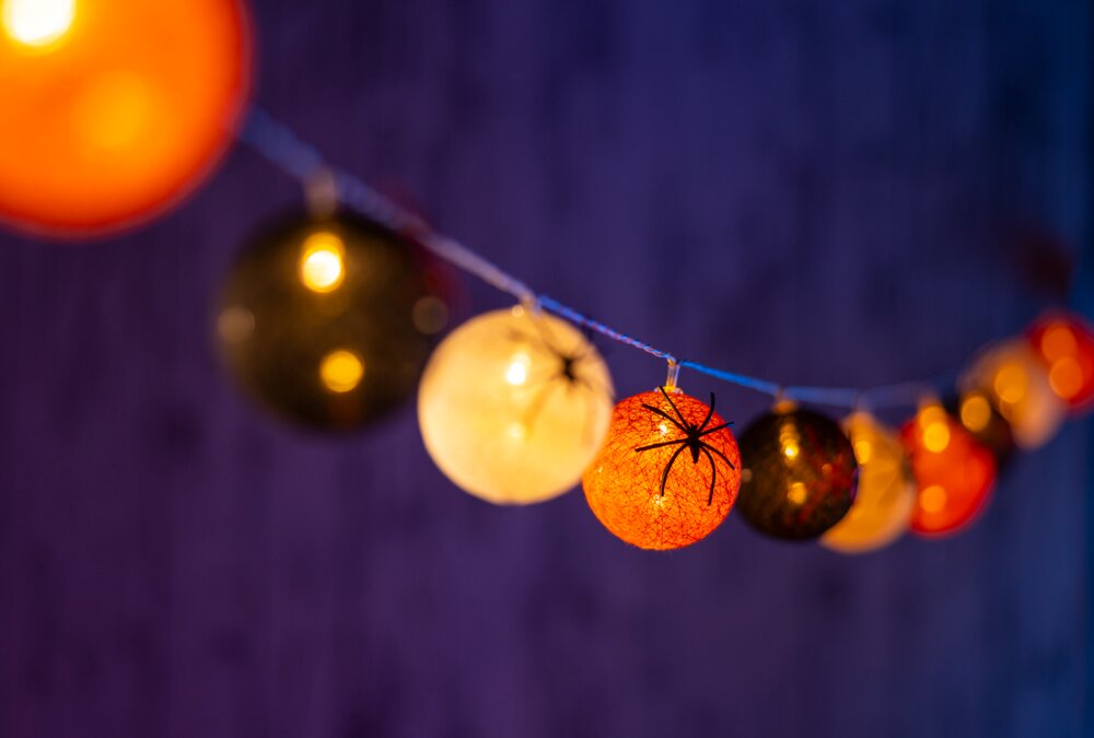 Halloween Lyskugler med edderkopper Ø6 cm 10 stk.